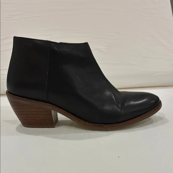 Black leather Ankle Boots with Minimalist Design sz 5 - Picture 7 of 15
